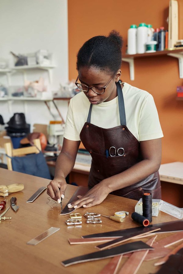 Tips for Styling a Belted Shirtdress to Achieve a Polished and Professional Appearance?